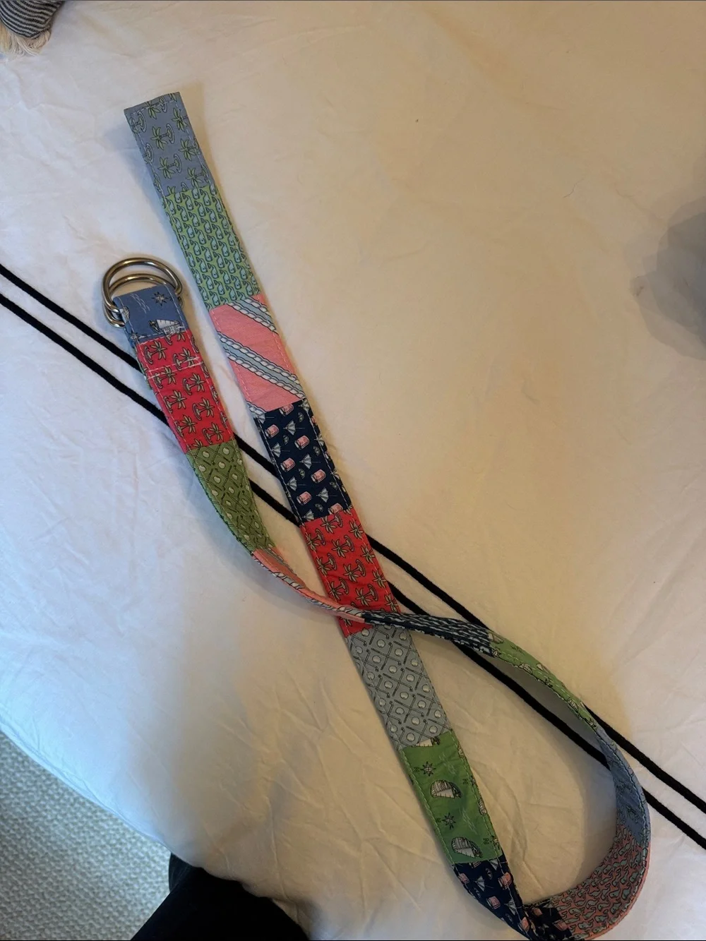 Vineyard vines belt size large